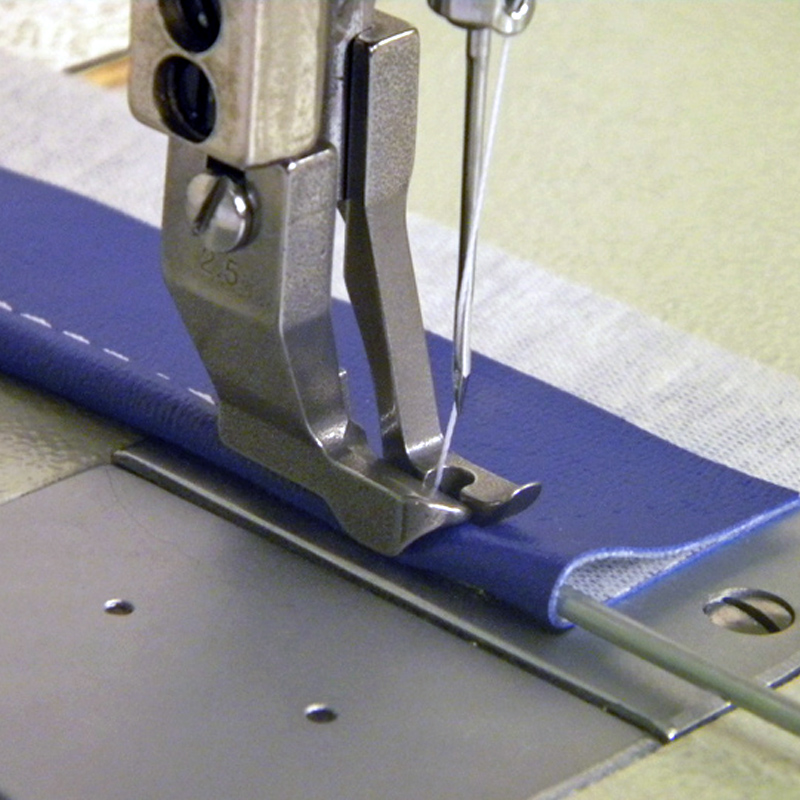 Textile Sewing Machines - 工業用ウォーキングフットミシン部品、ウェルティング押え、配管押え、内外押え付きコーディング押え