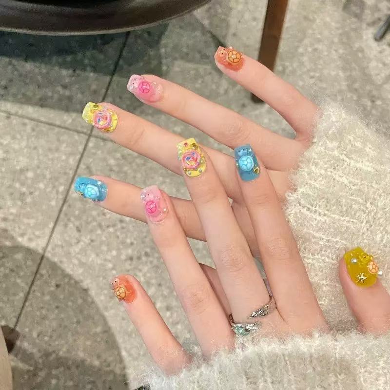 100個のミニカラフルタートルレジンチャーム、フラットバック - Sewing By のレビューと価格